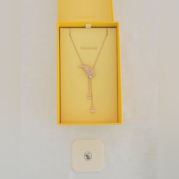 Swarovski Idyllia Y Feather Pendant Necklace Rose Gold Tone Plated - Picture 11 of 11